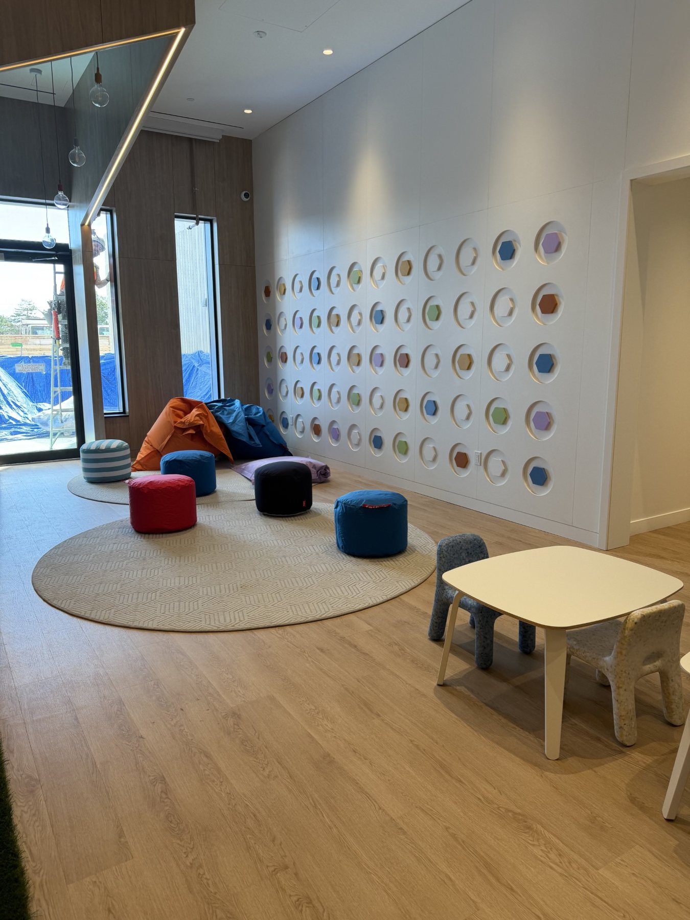 Kids playroom and flexible amenity space